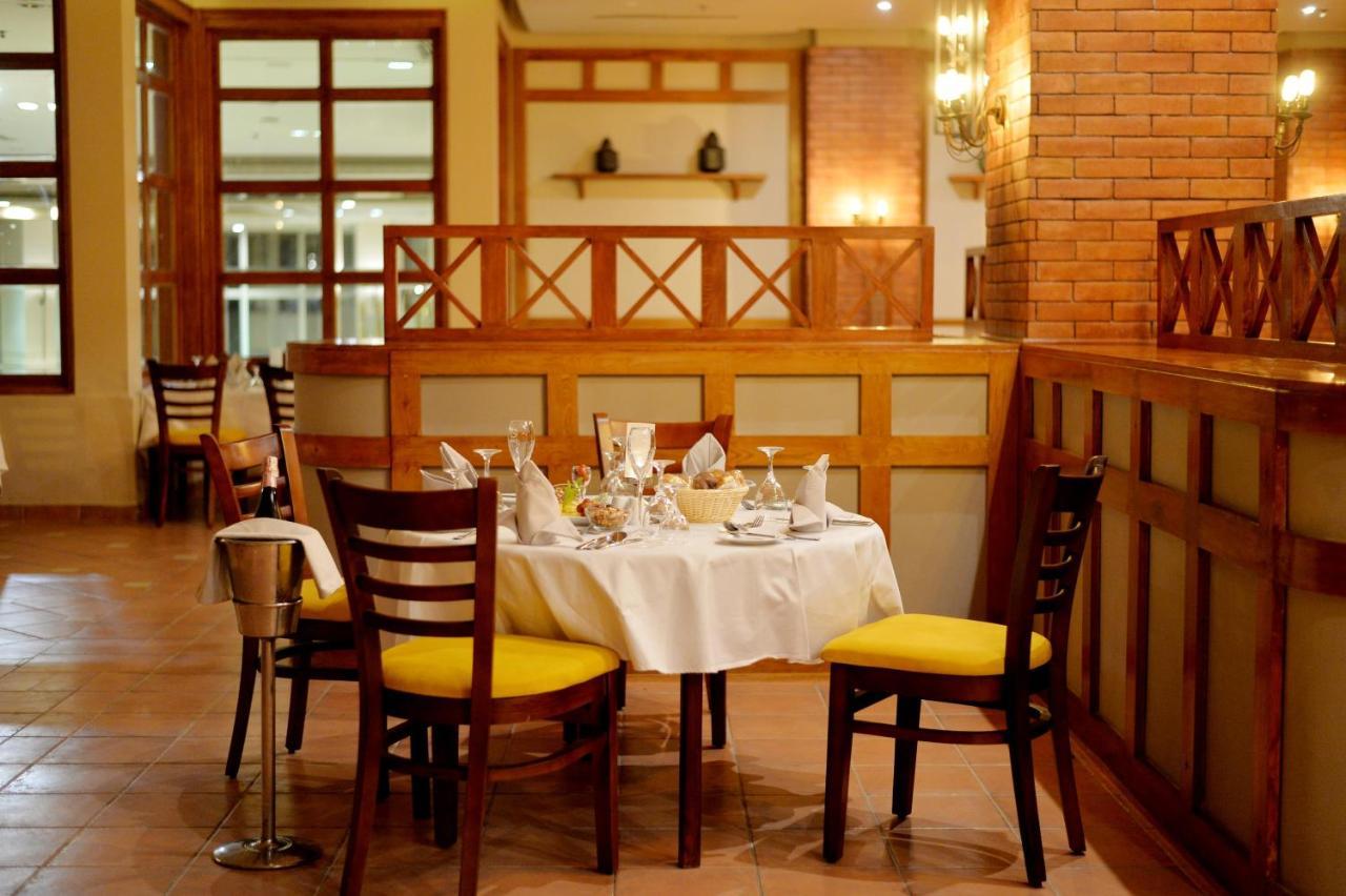 Aurora Oriental Resort Sharm El Sheikh Exterior foto The restaurant