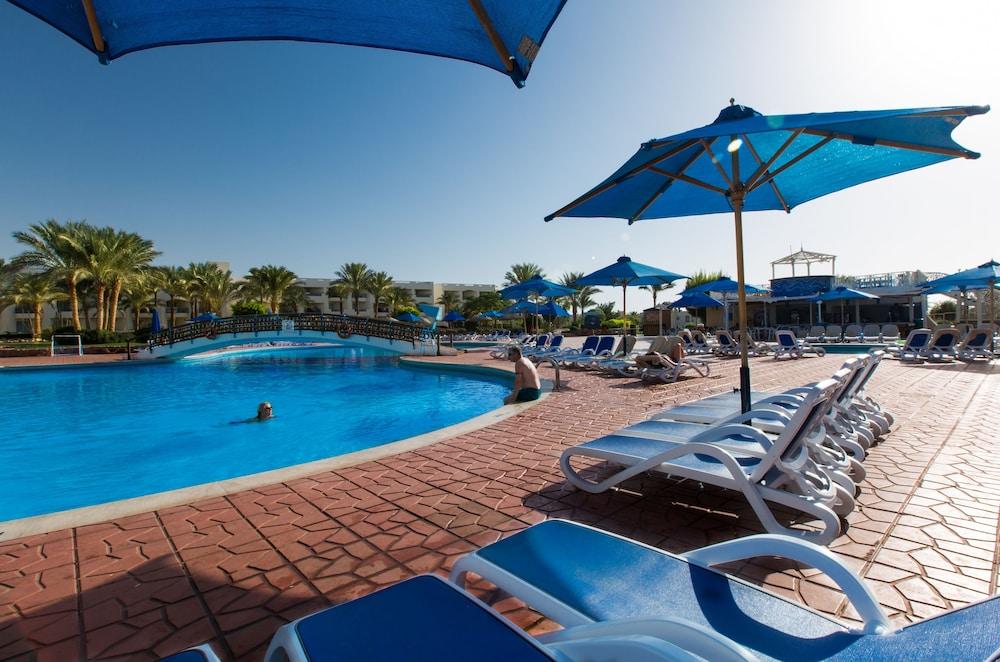 Aurora Oriental Resort Sharm El Sheikh Exterior foto The swimming pool at the resort