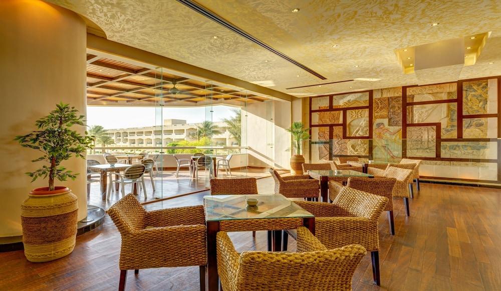 Aurora Oriental Resort Sharm El Sheikh Exterior foto The interior of the hotel