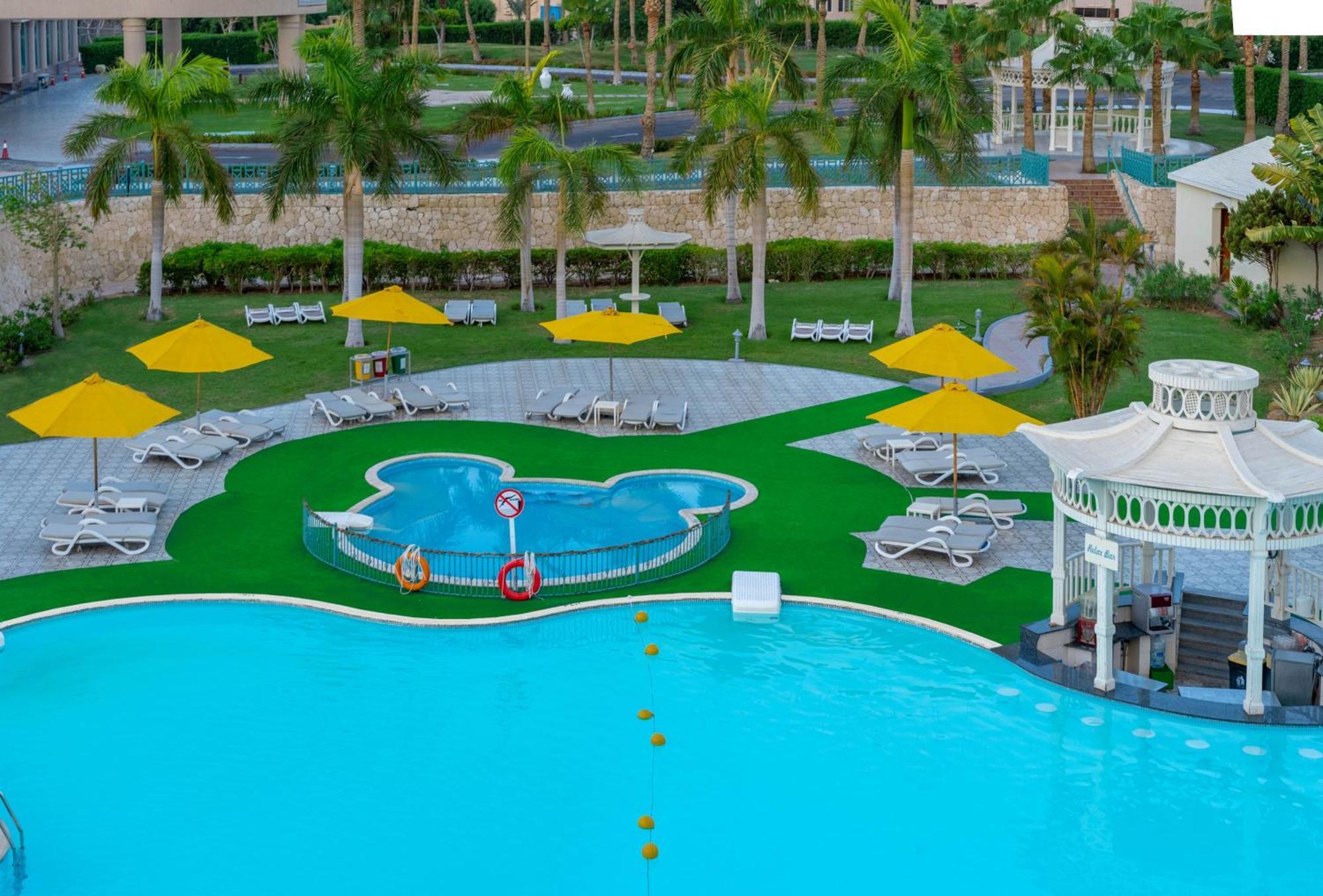 Aurora Oriental Resort Sharm El Sheikh Exterior foto The swimming pool at the resort