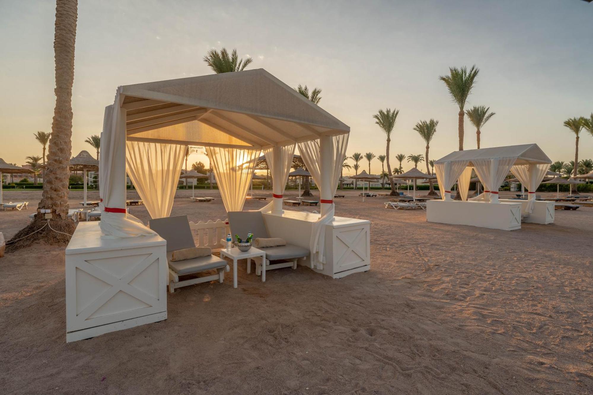 Aurora Oriental Resort Sharm El Sheikh Exterior foto Beach at the Hilton Sharm El Sheikh